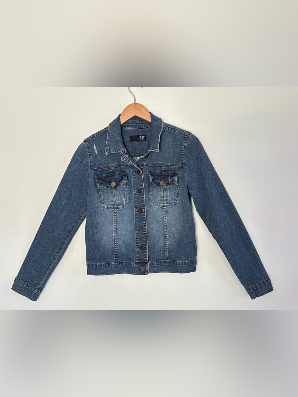 Kut from the Kloth Women’s Classic Denim Jacket - Blue size medium